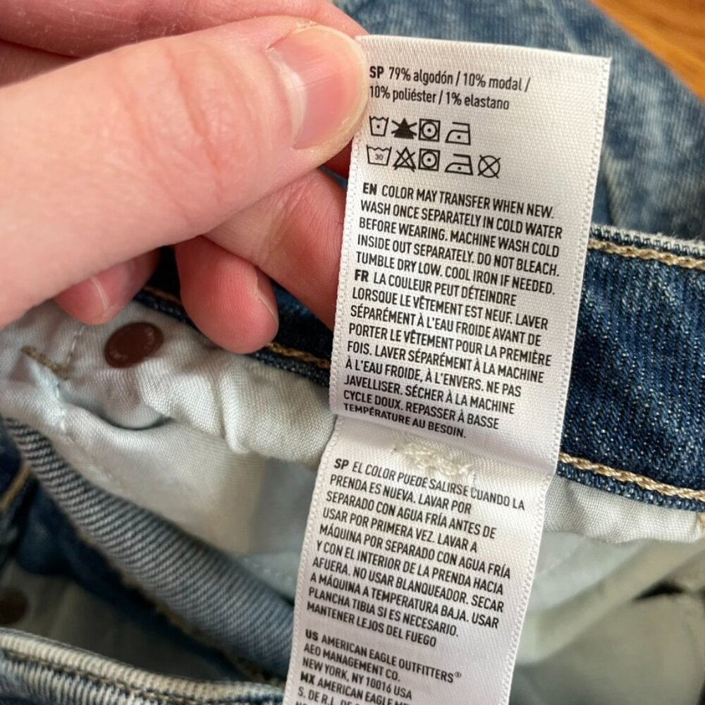 AMERICAN EAGLE AE Stretch Ripped Mom Jean Acid Wash High Waisted Cropped 0 LONG - Picture 11 of 16